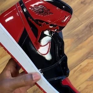 Air Jordan 1s Patent Bred size 9.5 M